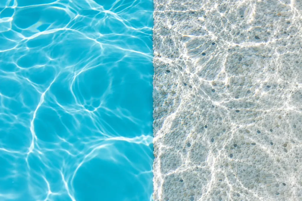 Fibreglass vs Concrete Pool: Which is Better for Dubai Homes? 1 Fibreglass vs Concrete Pool